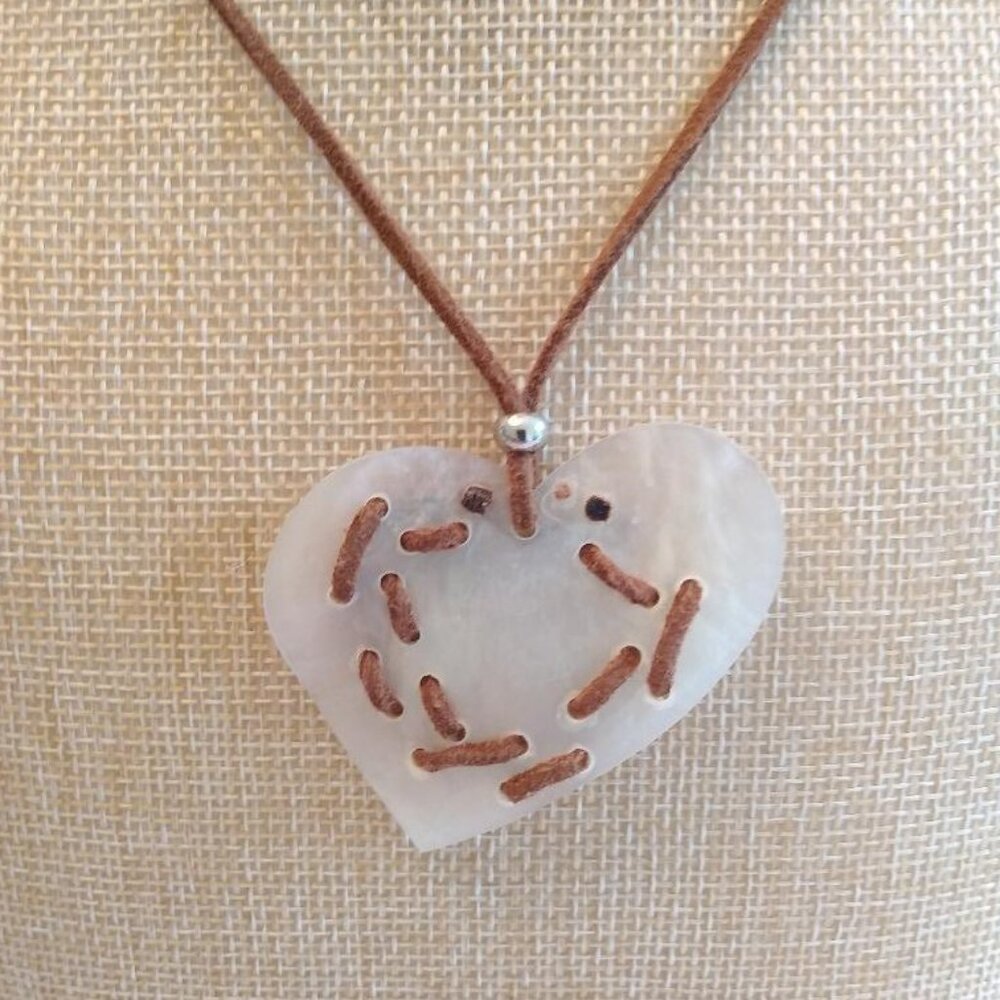 Shell Heart Necklace - Picture 2 of 6